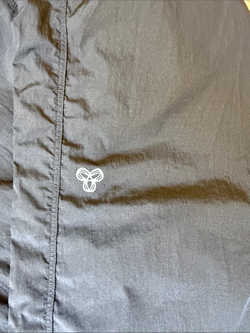 Aritzia Women's Black Track Pants with Elastic Waist - Picture 2 of 8